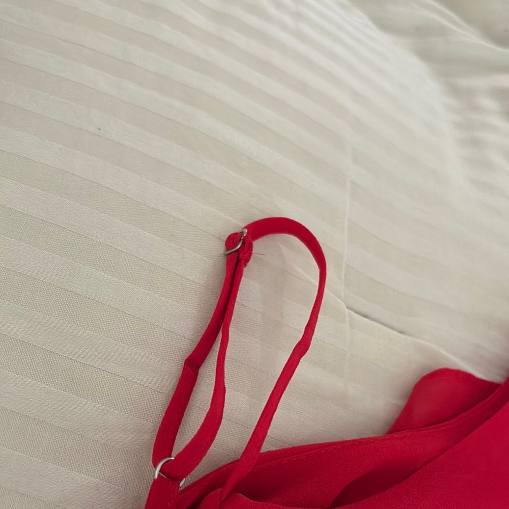Elegant Red Ruffle Dress - Picture 2 of 3